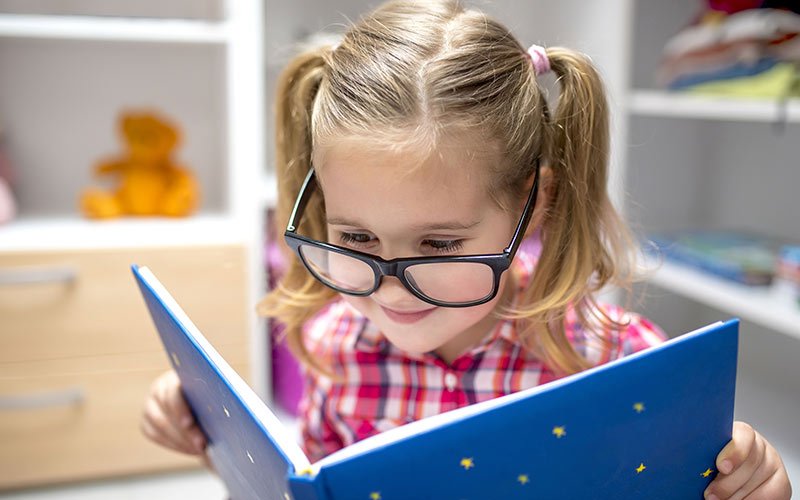 Professional therapy session with child - Blinking Stars Healthcare Services